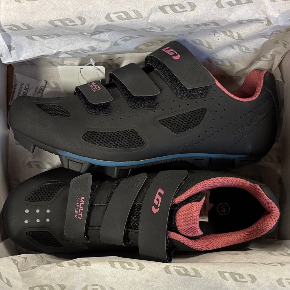 Women's Garneau multi air flex II Black and Pink Cycling Shoes size 40